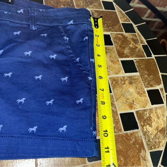 Harper Womens Shorts Size Medium blue unicorn Whimsical inseam 3 stretch - Picture 6 of 9